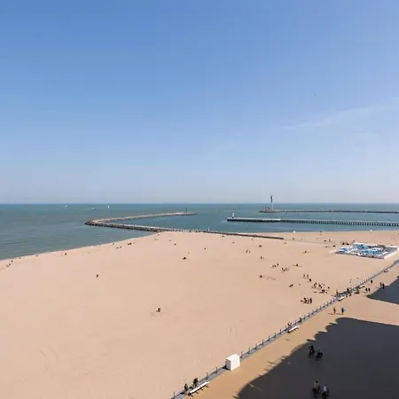 Huswell - Frontal Seaview In Ostend